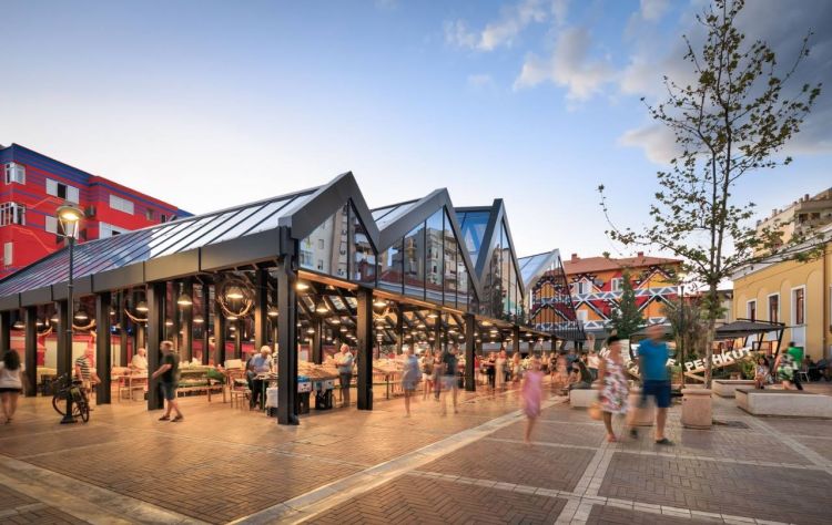 Turizmi mban lart tregtinë, rriten shitjet me pakicë në tremujorin e dytë 2025